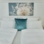 Myhome Ruegen - Haus Sonnenmeer Apart Otel