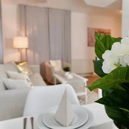 Apartmanhotel Myhome Ruegen - Haus Sonnenmeer 4*